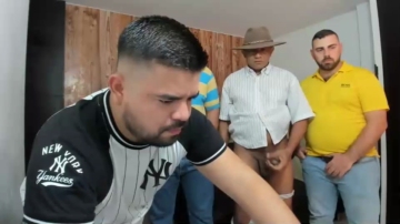 Dirty_Bears2  08-07-2021 video kissing